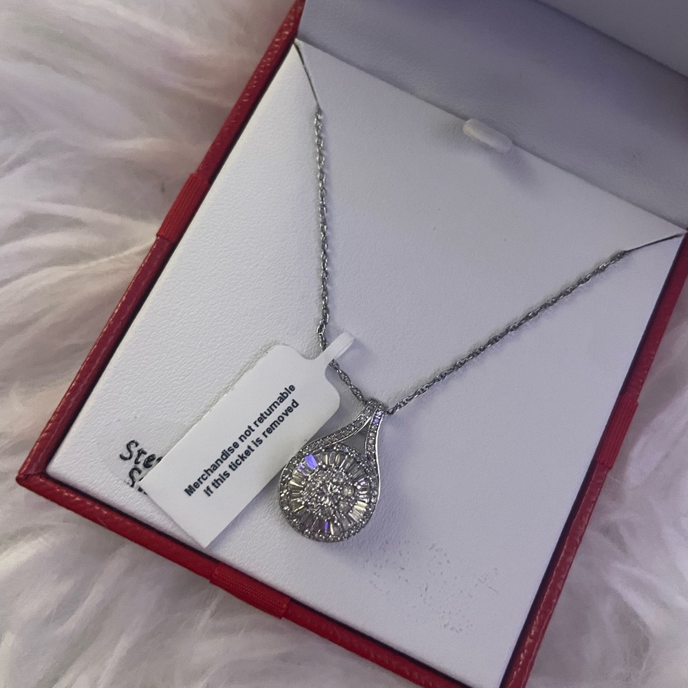 Sterling silver diamond pendant necklace